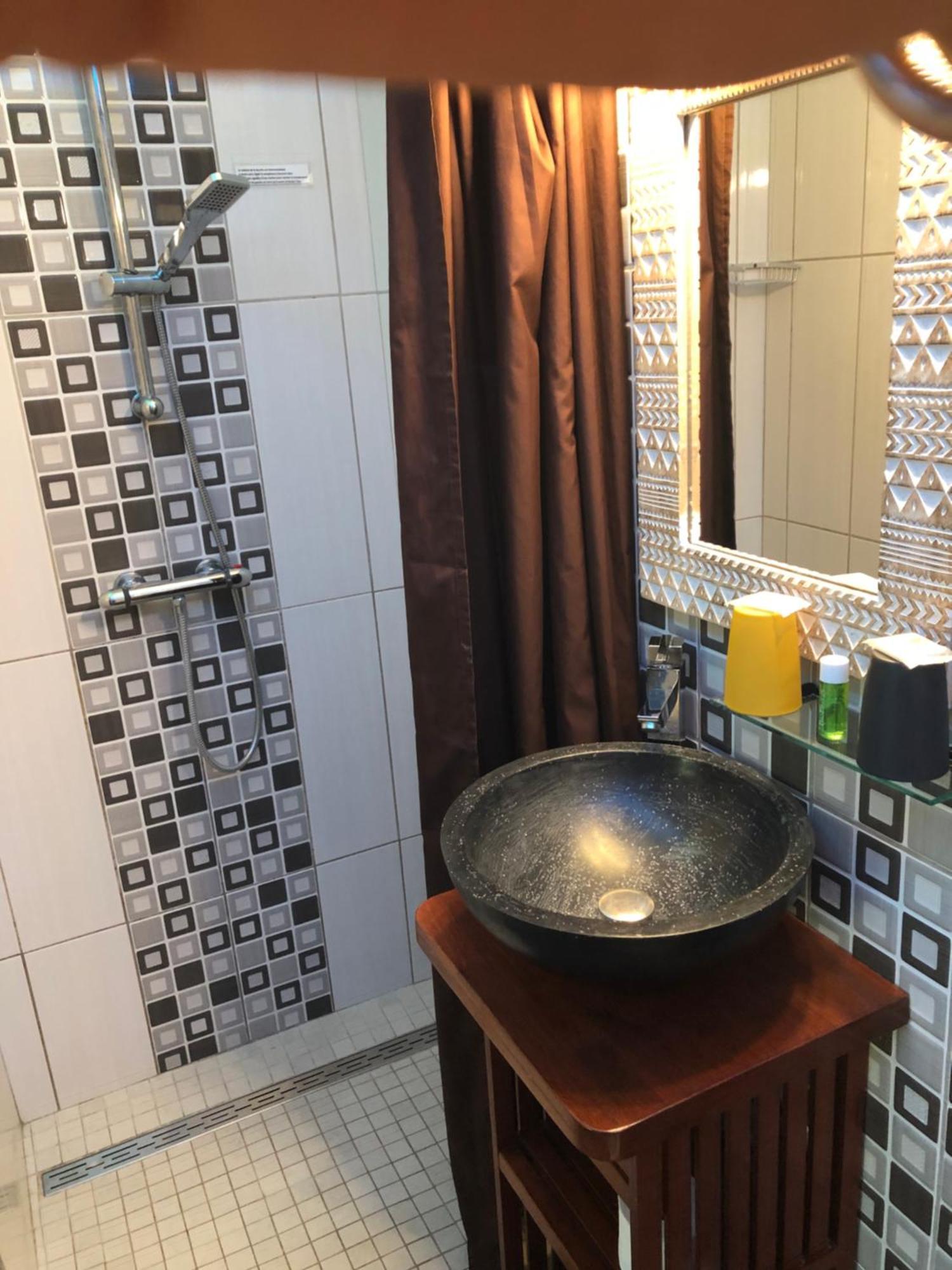 Hotel Les Bougainvilliers Saint-Gilles-les-Bains Buitenkant foto