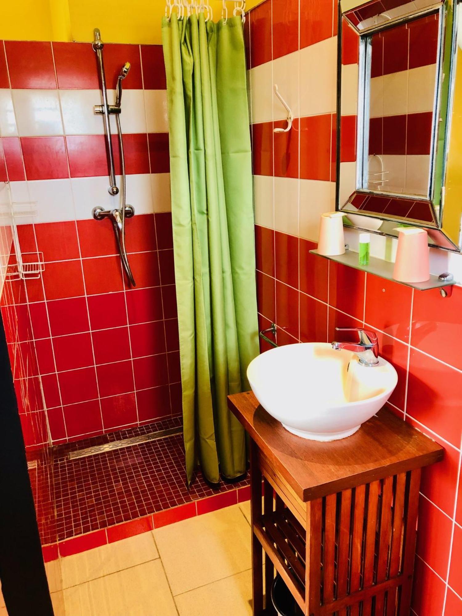 Hotel Les Bougainvilliers Saint-Gilles-les-Bains Buitenkant foto